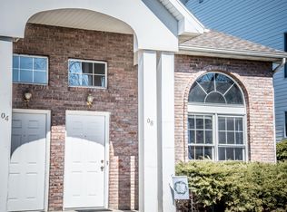 8 N Cedar Lake Dr, Columbia, MO 65203