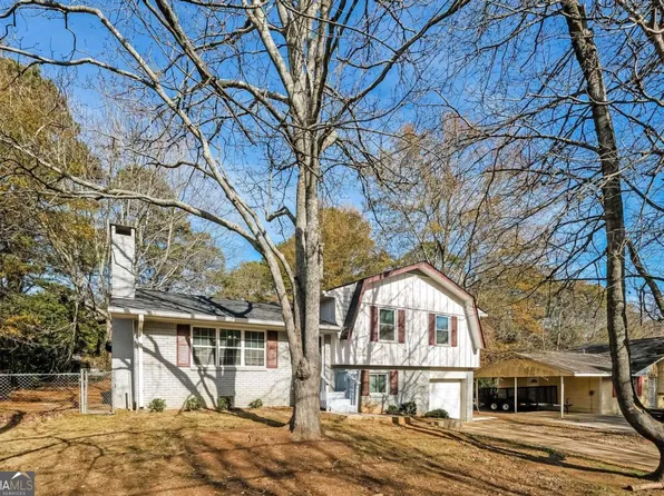 942 Majesty Ln, Morrow, GA 30260