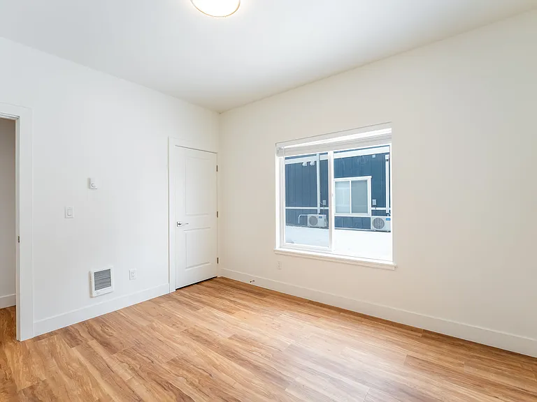 Silver Star Apartments — Photo 74