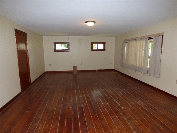 5th image of 317 Kentucky Ave