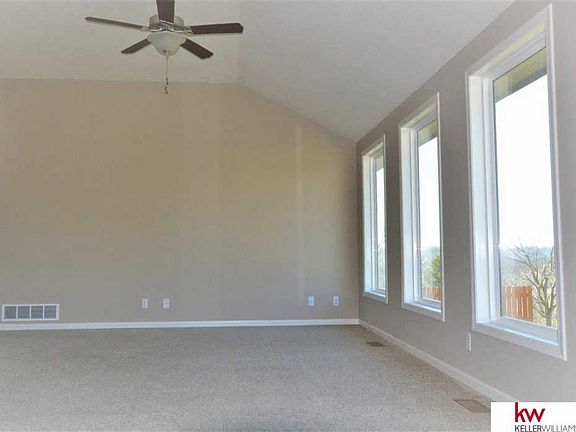 2nd image of 202 11th Ave