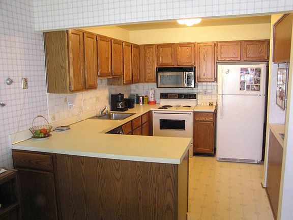 Kitchen (Appliances Included)