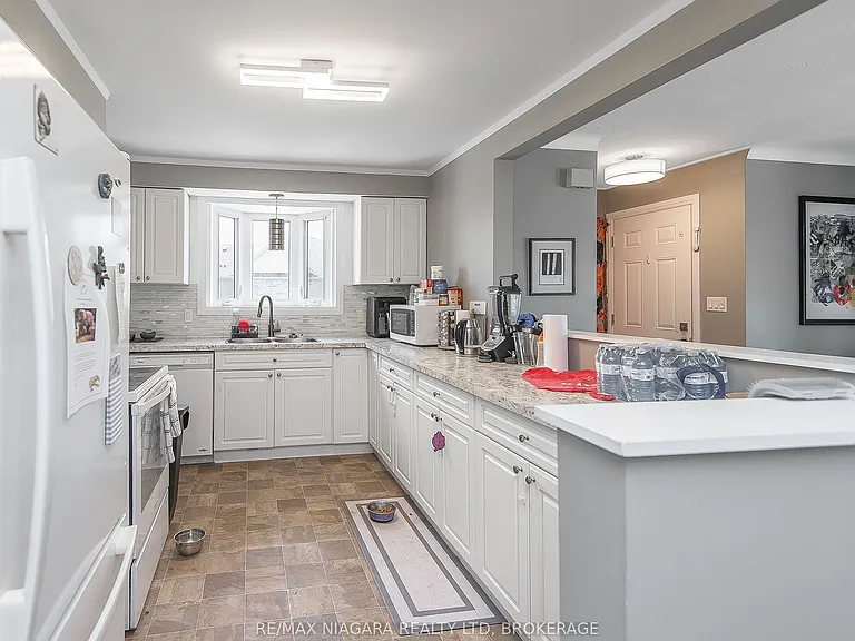 58 Dorchester Blvd — Photo 11