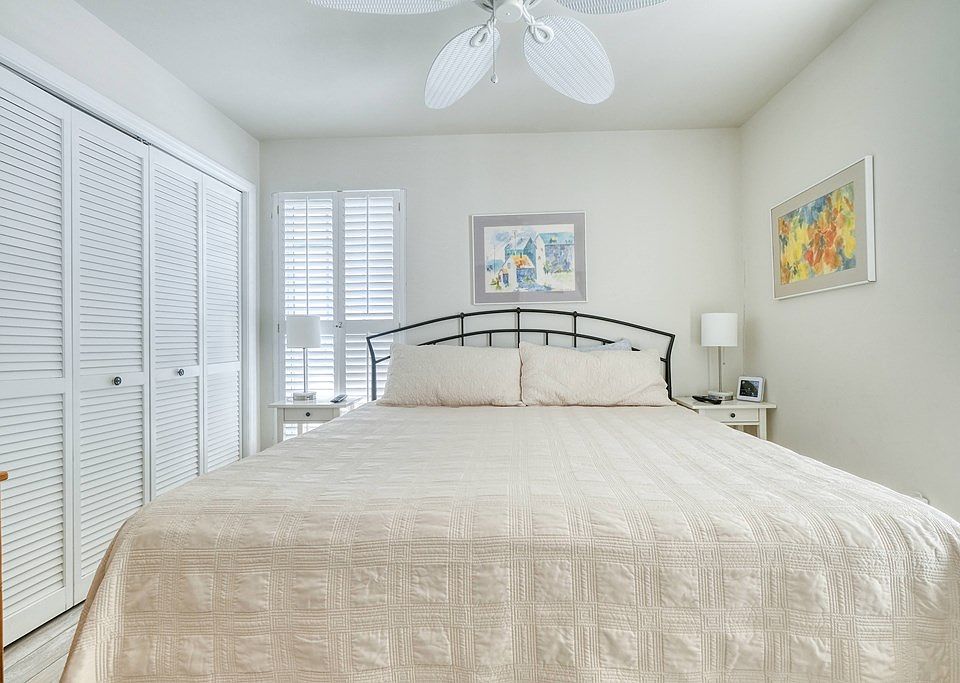 550 1st St Cedar Key FL Zillow