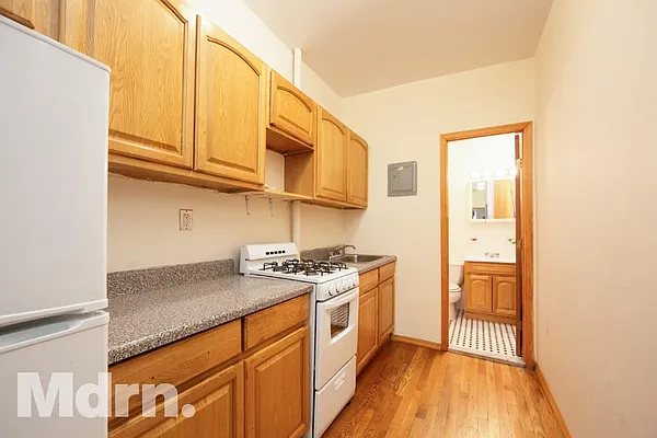 Rented by Mdrn Residential | media 3