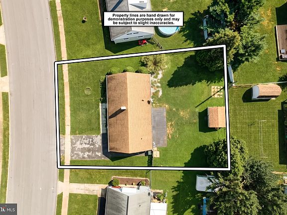 3rd image of 1512 Continental Rd