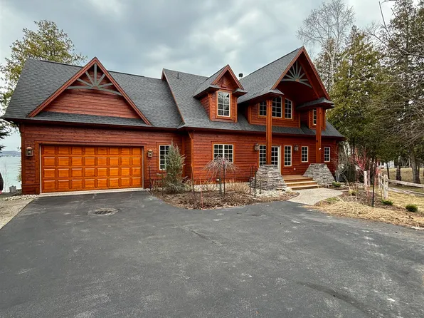 136 Lake St, Central Lake, MI 49622