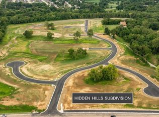 112 Whispering Pines Dr, Glen Carbon, IL 62034