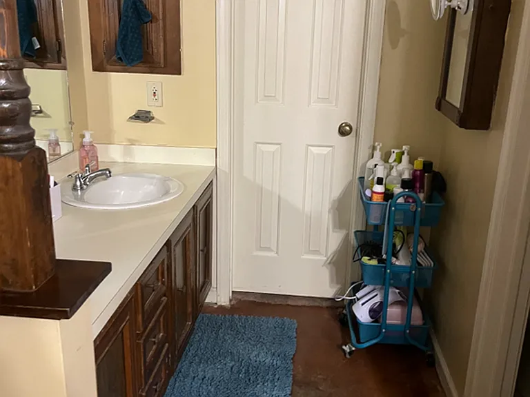 103 Cherokee Dr — Photo 8