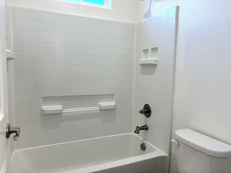 1020 Baywood Greens Dr — Photo 9