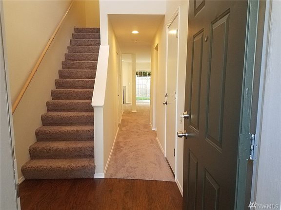 2nd image of 5803 Chardonnay Dr SE