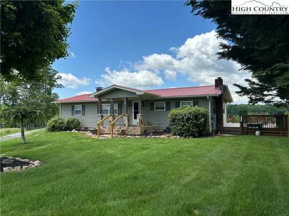 4611 Summit Road, Purlear, NC 28665