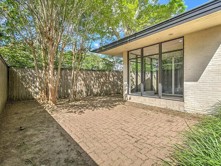 147 Valley Dr — Photo 29