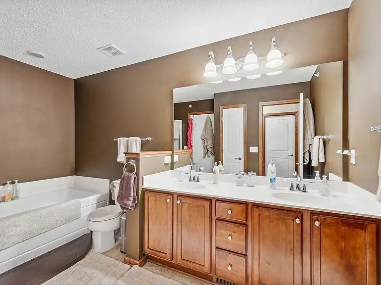 5021 Dunkirk Pl N — Photo 14