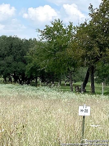 2nd image of 860 County Road 785