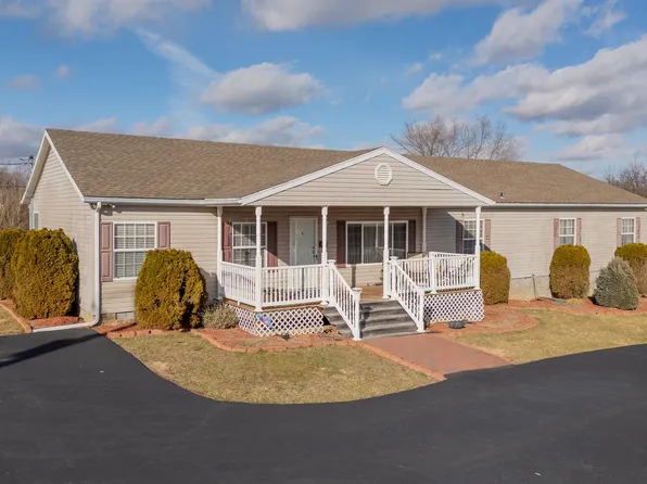 2061 Bob White Blvd, Pulaski, VA 24301