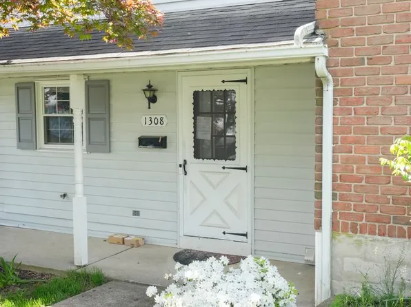 1308 S Mount Joy St, Elizabethtown, PA 17022