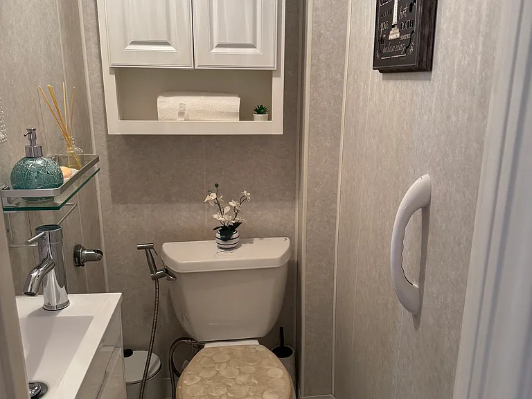 4442 Strahle St — Photo 8
