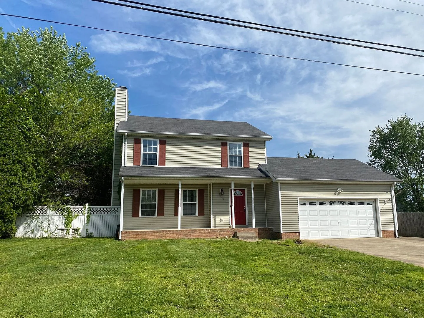 Great Location!!3 Bed/2.5 Bath near exit 1! Lots of extras in this rental! — Photo 1