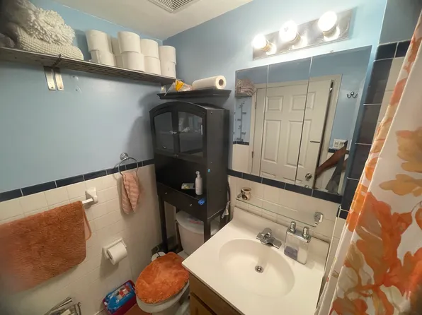 841 Courtlandt Avenue image 7 of 12