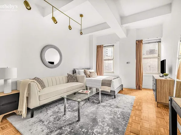 88 Greenwich St APT 512, New York, NY 10006