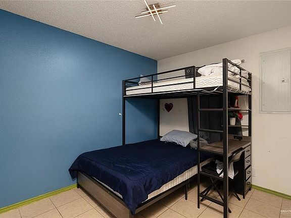 5th image of 4821 Walnut St