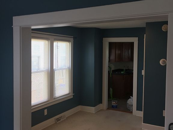 Dinning Area , Doorway into Kitchen