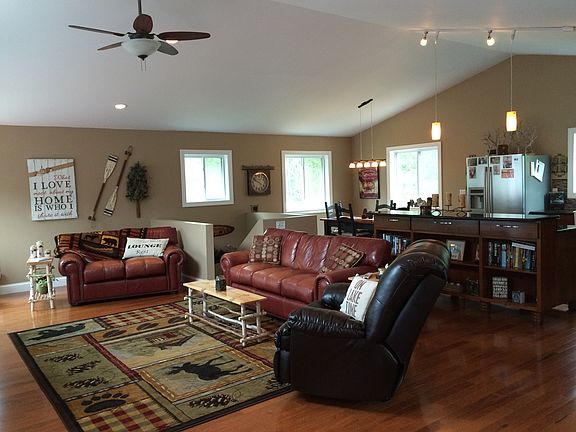 3rd image of 20930 Fawn River Dr