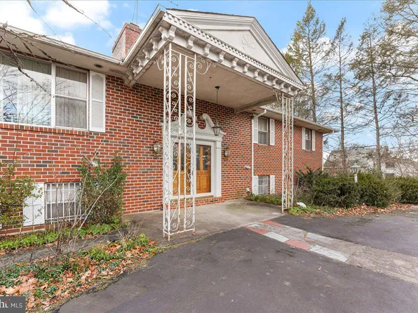 802 Northview Blvd, Norristown, PA 19401