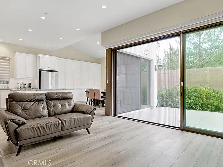148 Winnett — Photo 4