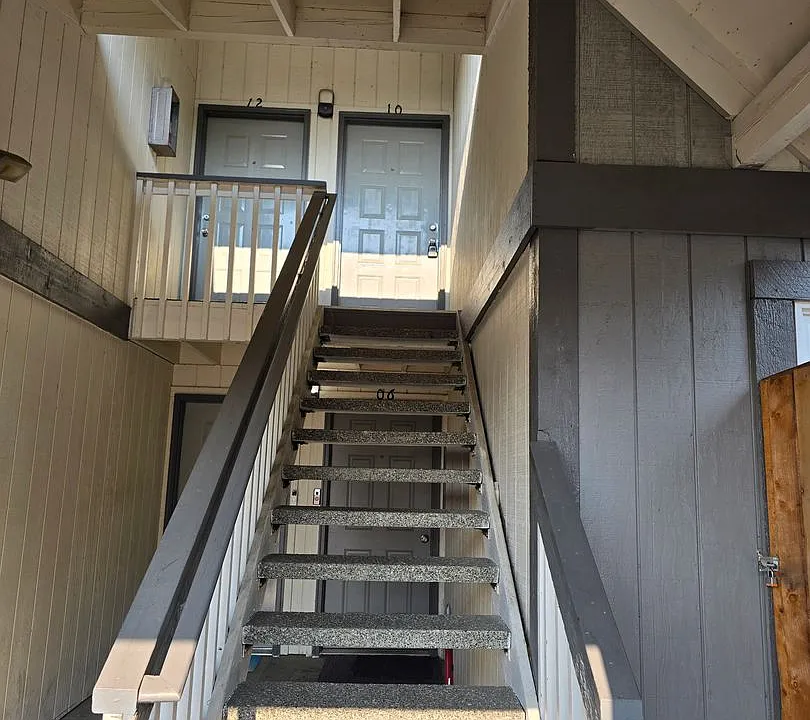 Upper Floor 2 Bedroom with Carport