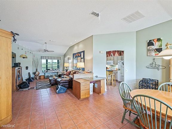 4th image of 1725 Madero Dr