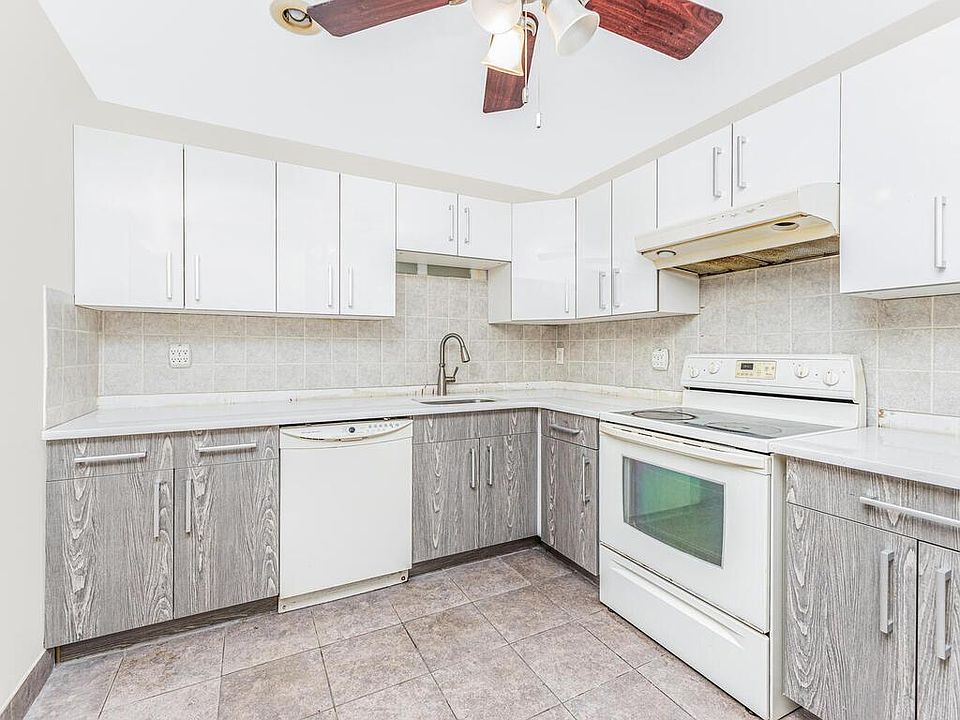 1st image of 18 Granada Cres APT 4