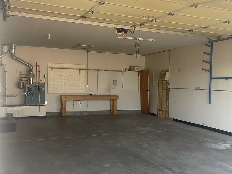 2787 Oxford Ave — Photo 1