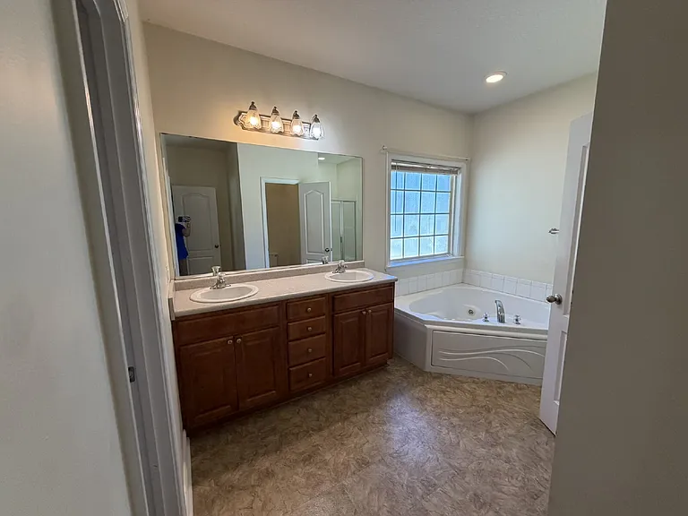 219 Taylor Wells Ln — Photo 11