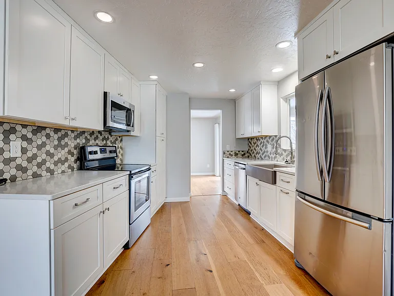 8290 W Amherst Dr — Photo 4