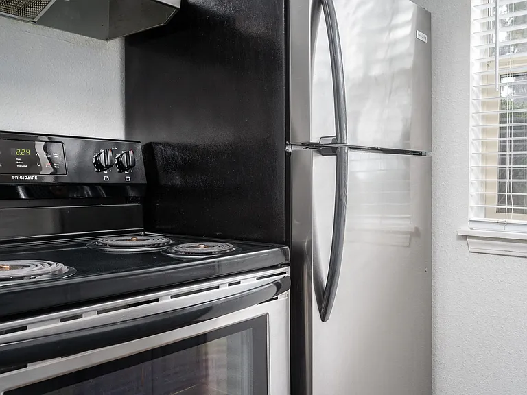 Kentwood Apartments — Photo 29