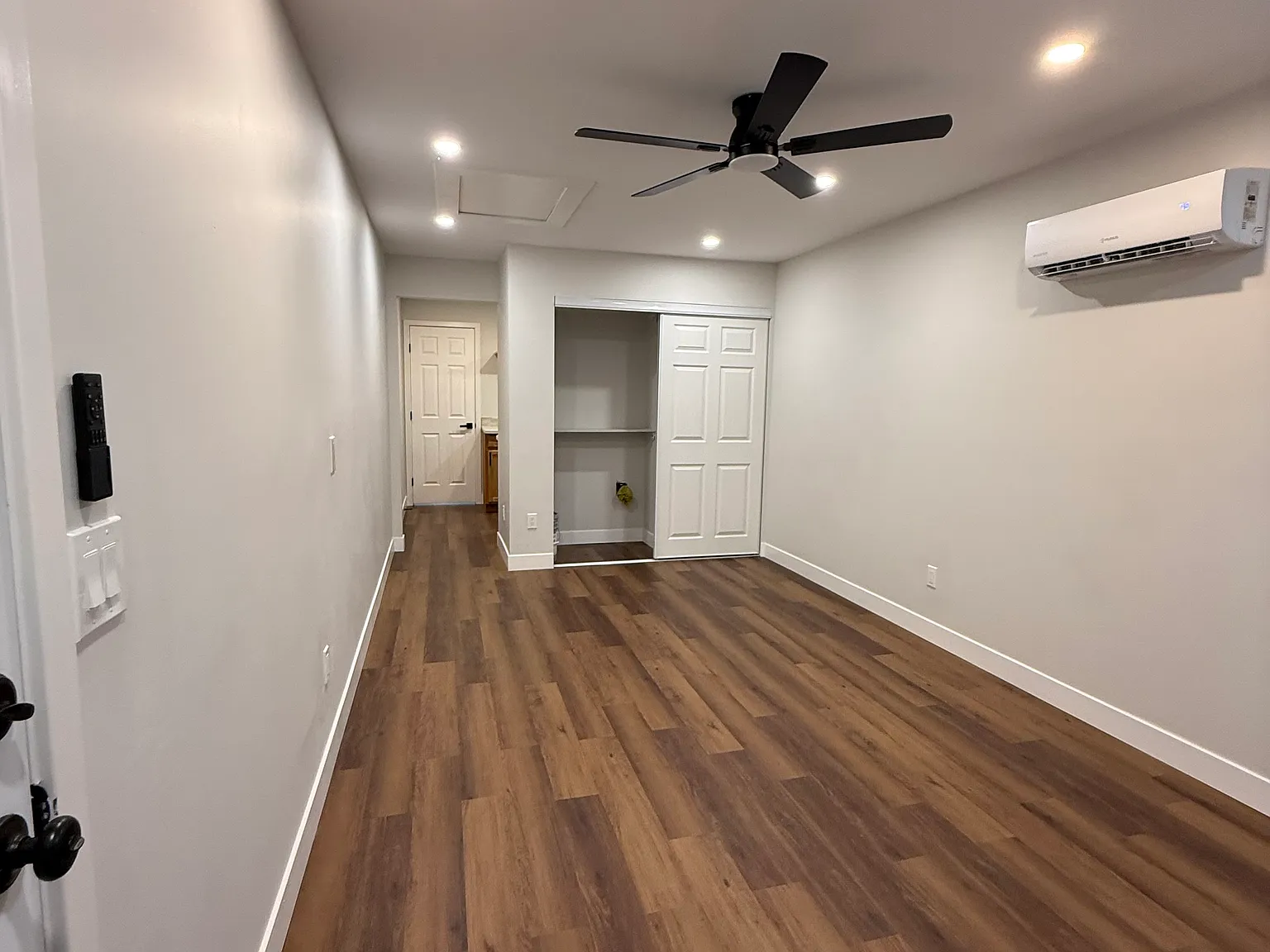 1 bed, 330 sqft, $1,295 — Photo 3