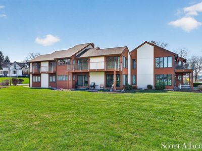 1131 S Shore Dr, Holland, MI, 49423