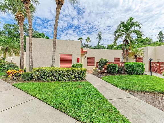 2nd image of 813 SPRING LAKES BOULEVARD
