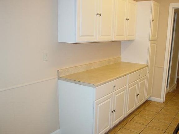4th image of 822 Jardin Dr