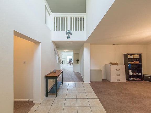 3rd image of 4712 Buescher Ct