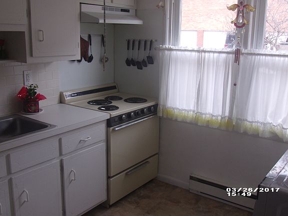 3rd image of 100 Pierson Miller Dr APT B2