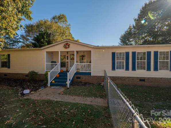 1341 Mirror Lake Rd, Lincolnton, NC 28092
