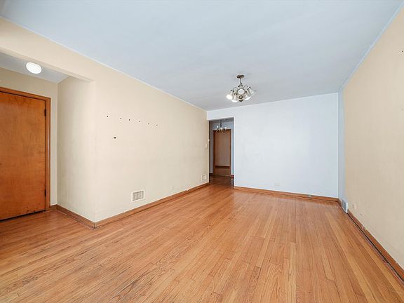 5th image of 3508 S 52nd Ct