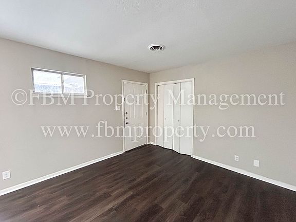 5th image of 106 S Kaufman St APT 3