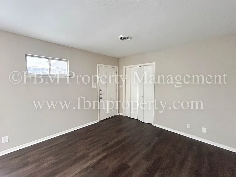 106 S Kaufman St #3 — Photo 5