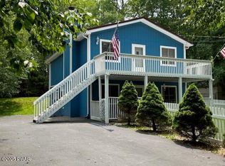 149 Heather Hill Rd, Dingmans Ferry, PA 18328