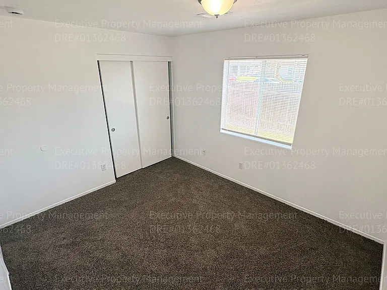 7400 Cross Glade St — Photo 27