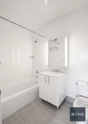 Rented by Bond New York | media 7